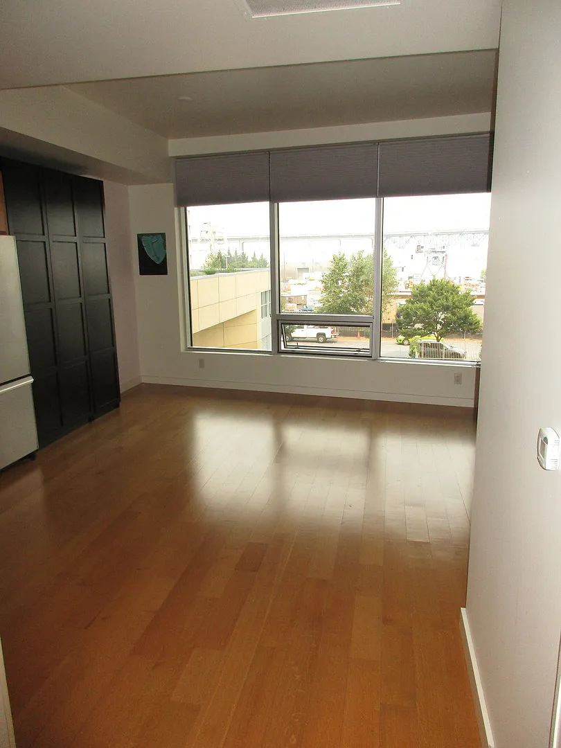 **One Month Free** Meriwether West - North Facing Studio With River/Bridge Views/Parking/Amenitie... — Photo 2