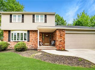 9761 Sharon Lane Dr, North Royalton, OH 44133