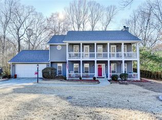 6654 Lake Run Dr, Flowery Branch, GA 30542
