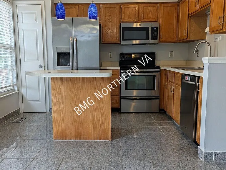 7408 Gadsby Sq — Photo 11