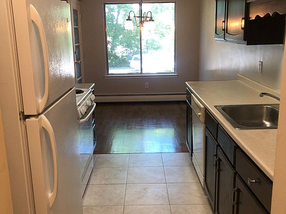 2nd image of 200 Woodmont Ave APT 91