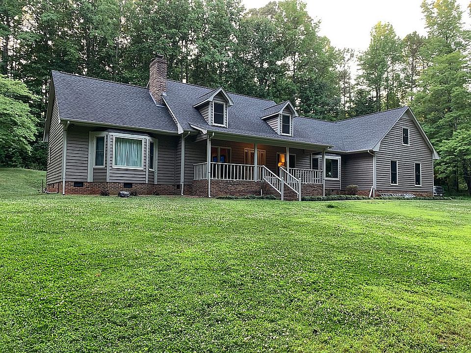 2nd image of 3514 Forest Lawn Dr
