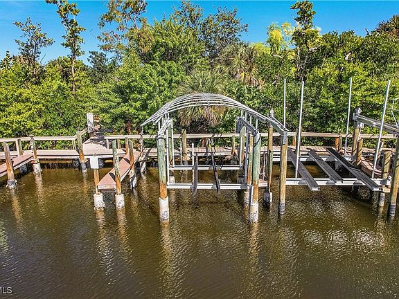 3rd image of 3531 Sea Holly Ln