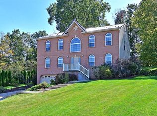 2013 Blossom Dr, Gibsonia, PA