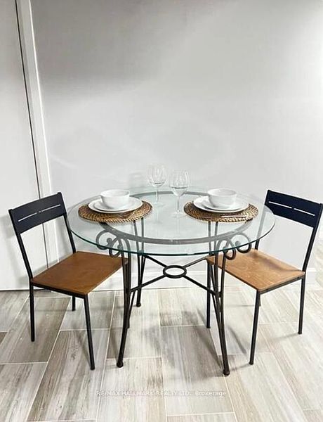 Toronto House for rent - 2 Bedrooms — photo 16
