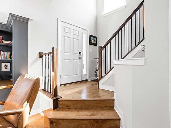 5th image of 1525 Omar Dr