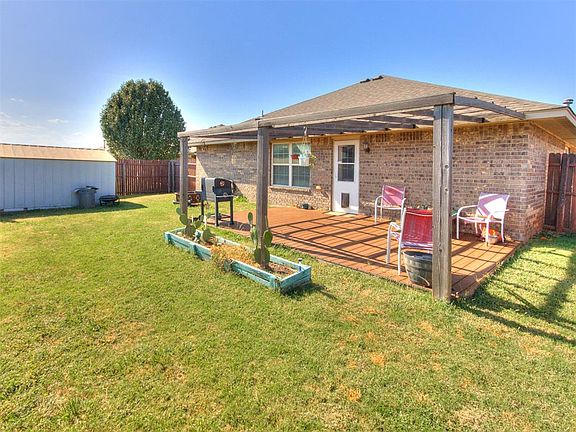5th image of 332 W Tecumseh Meadows Dr
