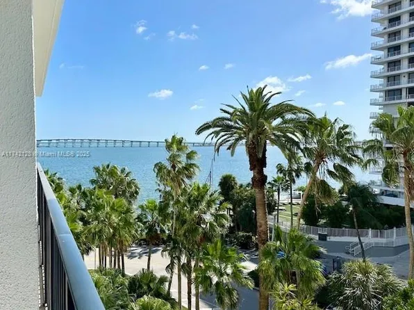 1450 Brickell Bay Dr APT 605, Miami, FL 33131
