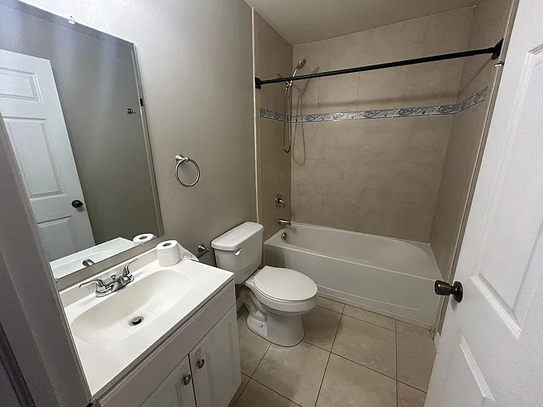 523-527 SE 6th Pl — Photo 12