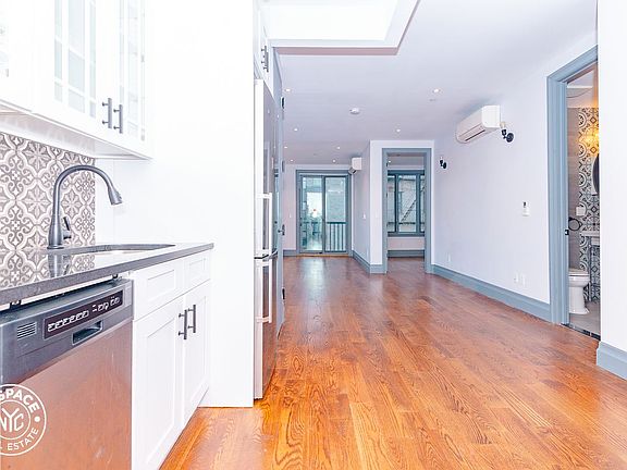 2nd image of 262 Sullivan Pl #4CX