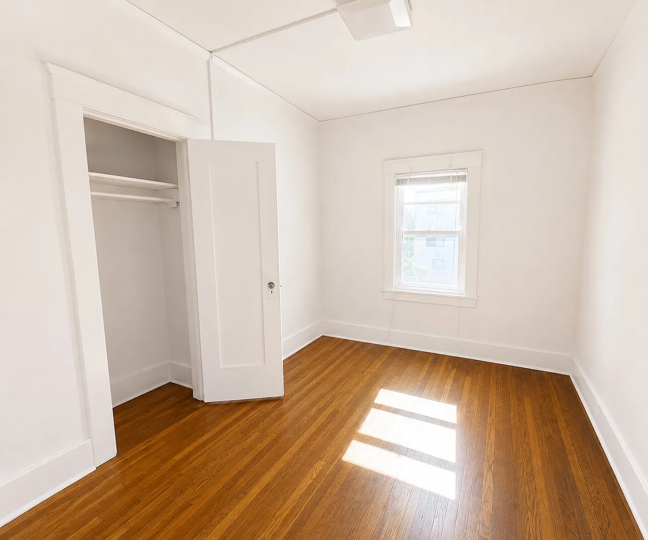 3 bed, 1600 sqft, $3,400 — Photo 3