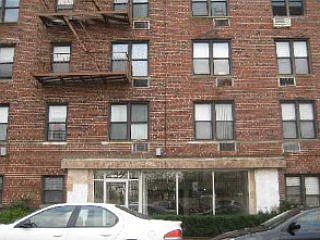 1st image of 15272 Melbourne Ave APT 2M
