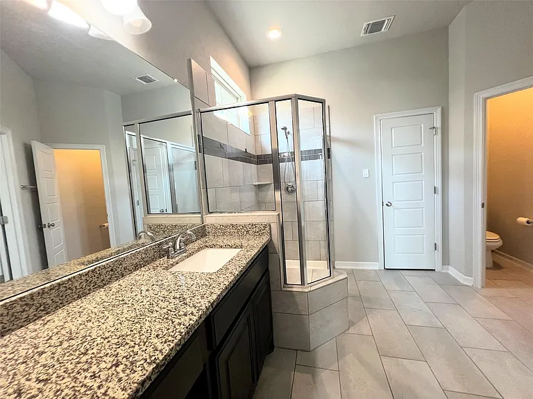 2101 Dillon Pond Ln #B — Photo 17