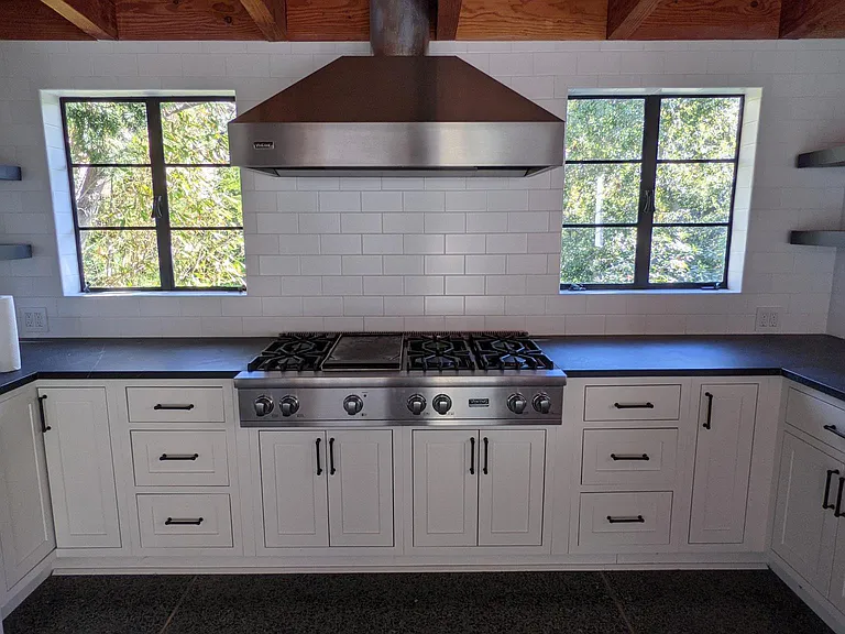 Viking Gas Range-Top w/6 Burners and Griddle
