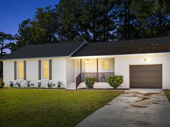 121 Loblolly Dr, Moncks Corner, SC 29461