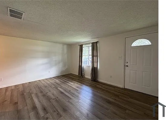 2 bed, 832 sqft, $1,650 — Photo 3