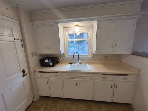 5th image of 1930 N 73rd St #1928