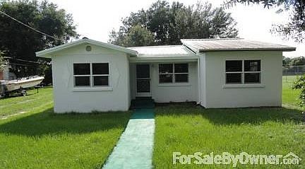 Recently renovated Lake Wales Florida
						:
						Renovated 3 bedroom with large lot in quiet family neighborhood.