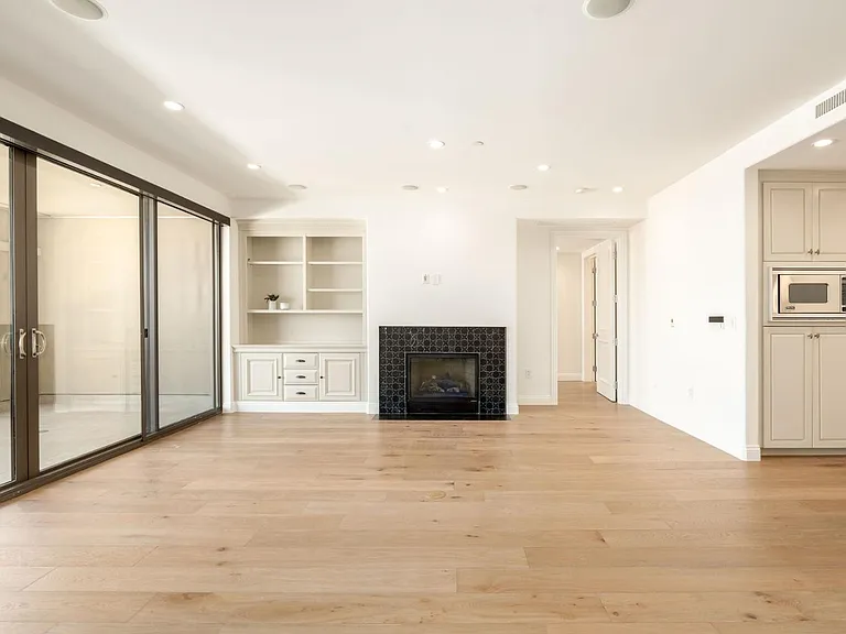7181 E Camelback Rd #504 — Photo 2