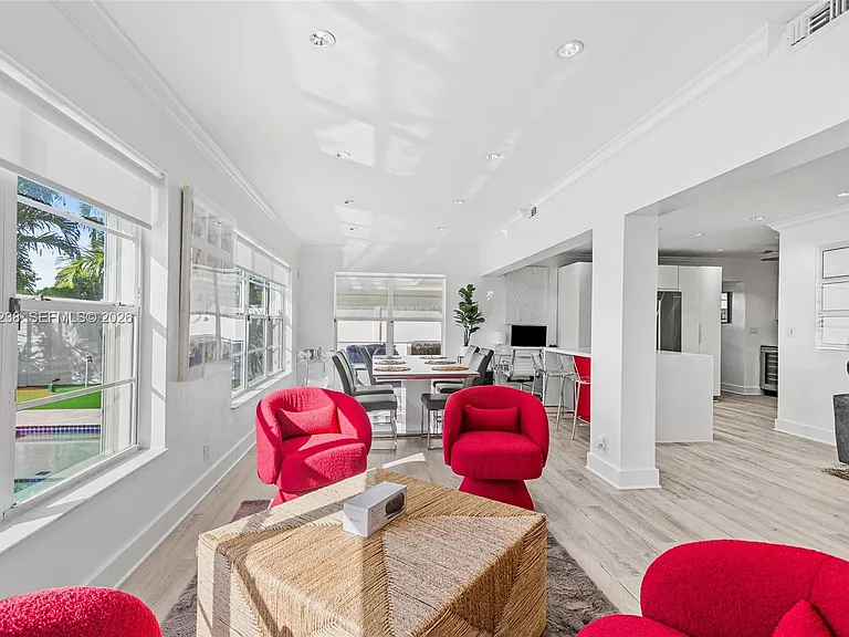 2207 NE 16th Ave — Photo 11