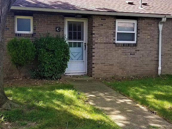 2nd image of 2372 Woodbrook Cir N