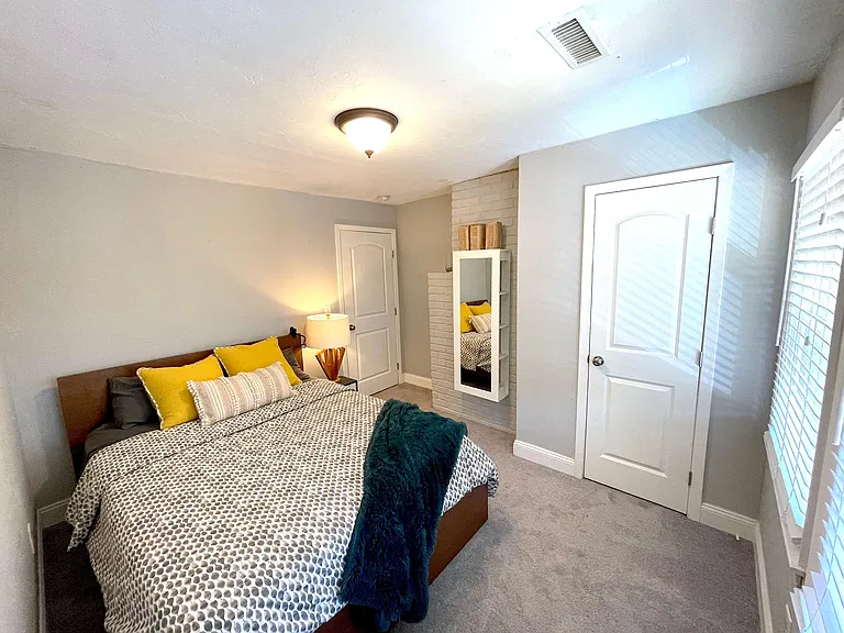 2308 Knight Way — Photo 17