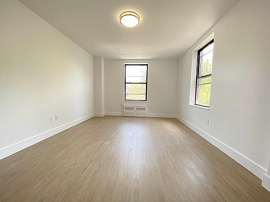 4th image of 150 Crown St #D24