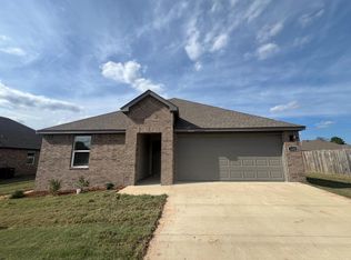 1403 Springvine Dr, Searcy, AR 72143