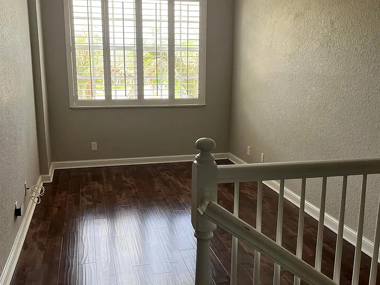 404 SE Bloxham Way — Photo 11