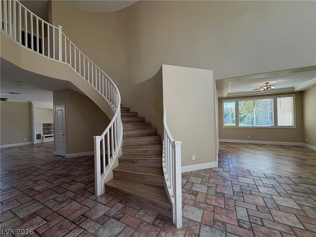 4 bed, 4.0 bath, 3514 sqft, $3,500 — Photo 2