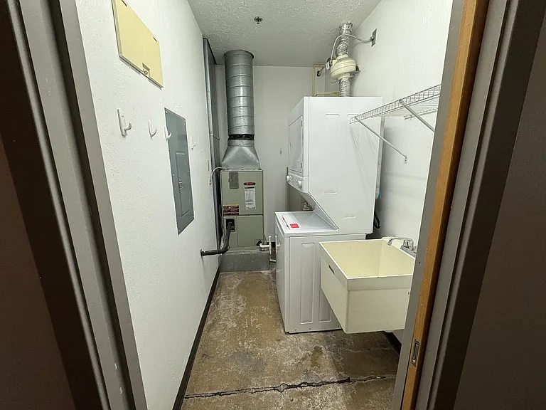 1104 Prospect Ave E #204 — Photo 2