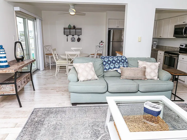 618 Bayshore Ave — Photo 12