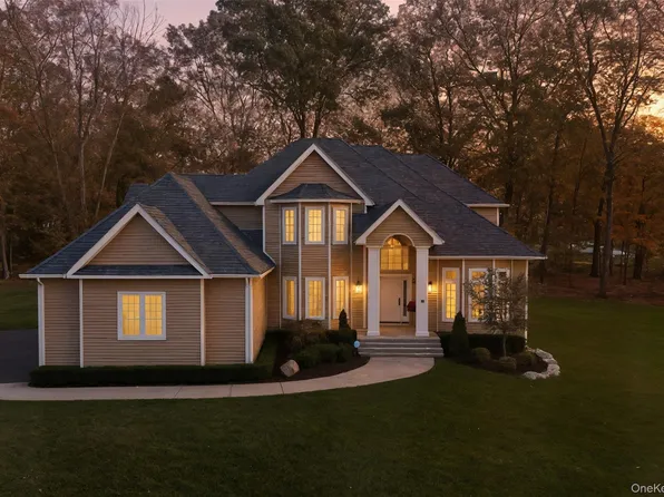 20 Winding Lane, Central Valley, NY 10917