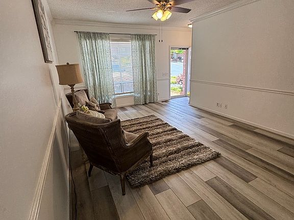 4th image of 2205 Seminole Way