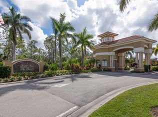 7520 Bristol Cir, Naples, FL 34120