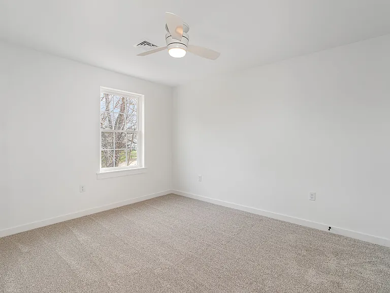 315 Pelham Ct — Photo 26