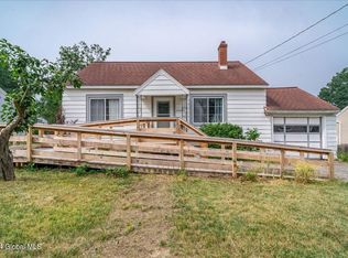 2838 Halsey Dr, Schenectady, NY 12304