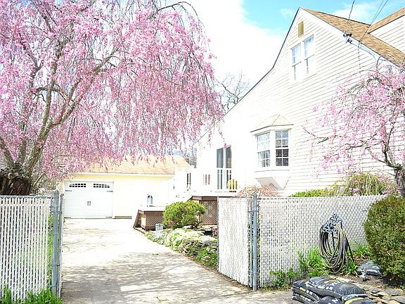 2nd image of 38 Ackerly Ln