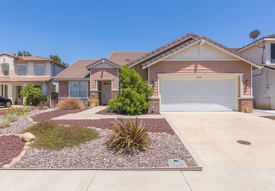 1st image of 37690 Red Robin Dr