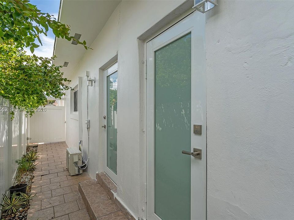 1st image of 201 SW 51st Ct #5