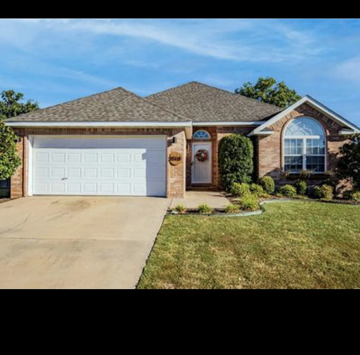 3 bed, 1566 sqft, $2,000 — Photo 1