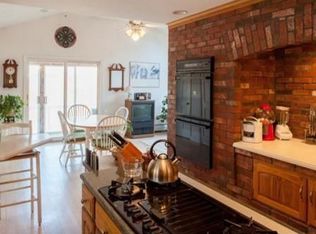 10 Hemenway Rd, Salem, MA 01970