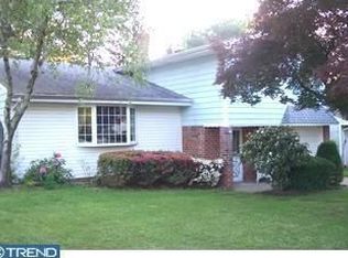 1032 Bloomfield Ave, Philadelphia, PA 19115