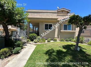 11411 216th St, Lakewood, CA 90715