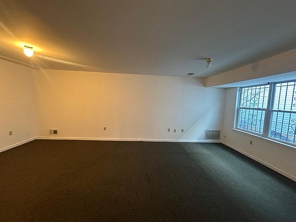 5th image of 15 Milford Ave