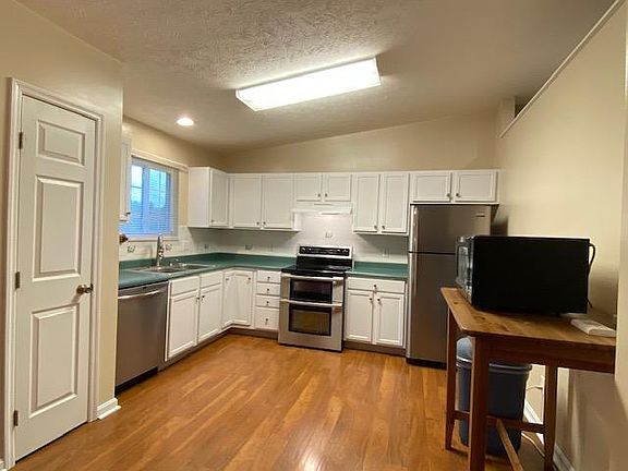 5th image of 495 Meadow Springs Dr