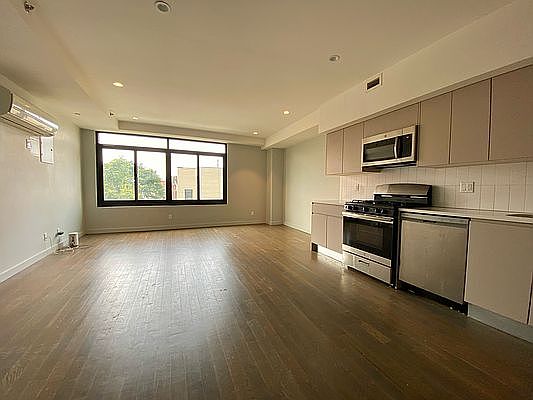 1st image of 590 Bushwick Ave #304