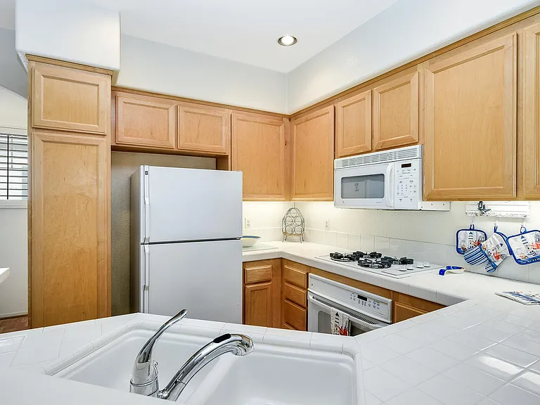 7505 Hazard Center Dr — Photo 12