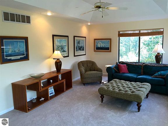3rd image of 3362 Kirkridge Dr