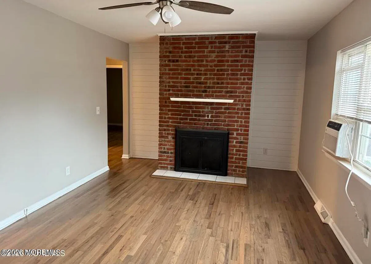 2 bed, 1872 sqft, $2,250 — Photo 2